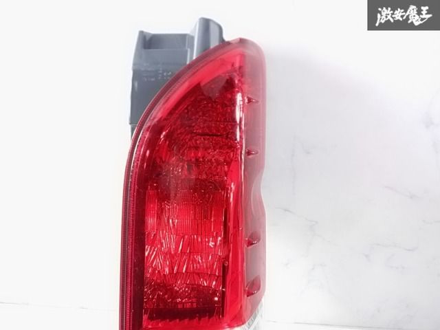 新車外し☆美品】トヨタ純正 200系 200 ハイエース 4型 5型 6型 7型 8