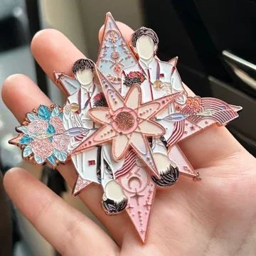 莎頭pinバッジ「来日方長2.0」王楚欽・孫穎莎 金属 - メルカリ