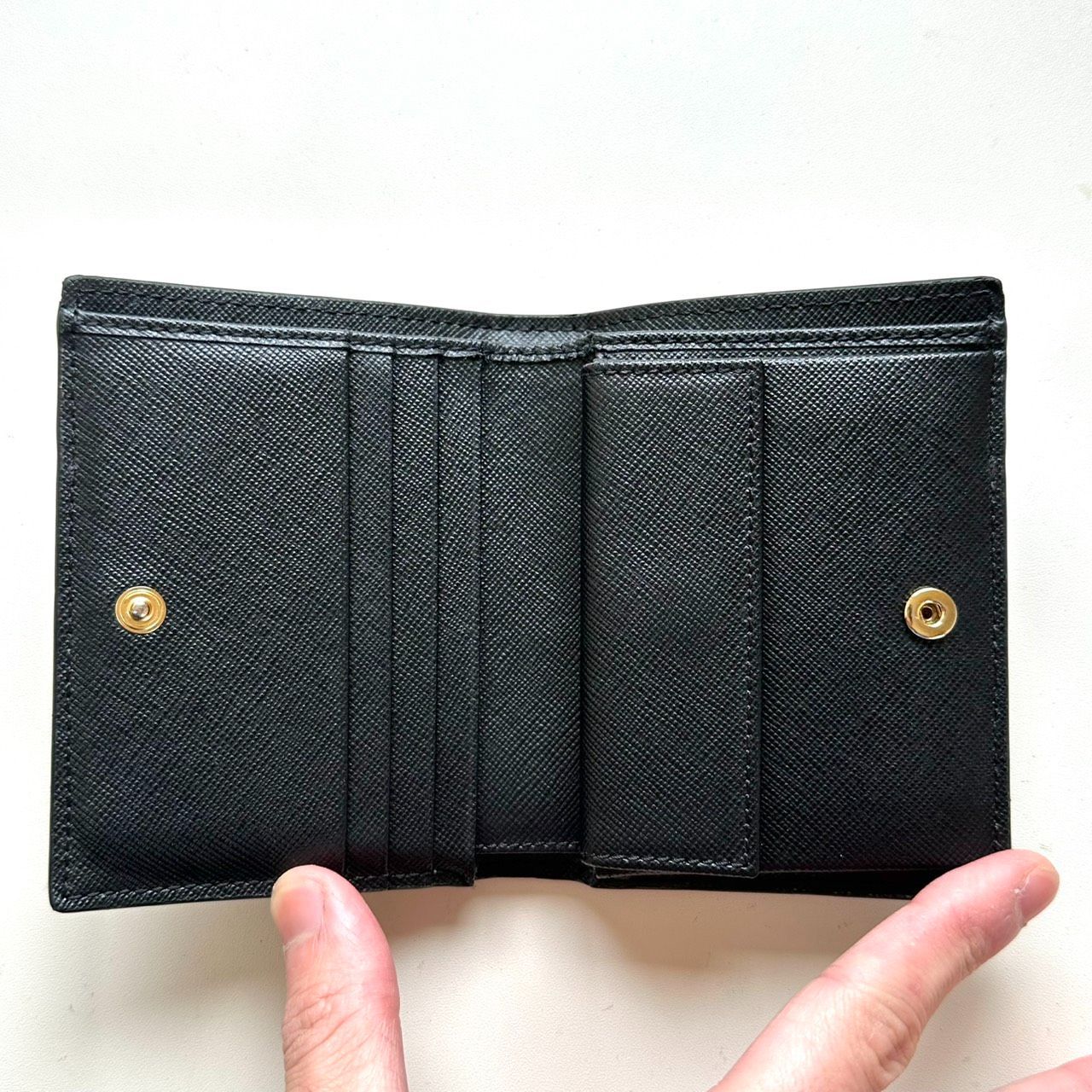 マルニ MARNI 二つ折り財布 サフィアーノレザー ネイビー×グレー系