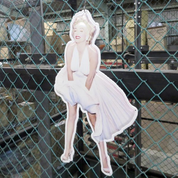 ダイカット エンボス メタルサイン Marilyn Monroe 【マリリン