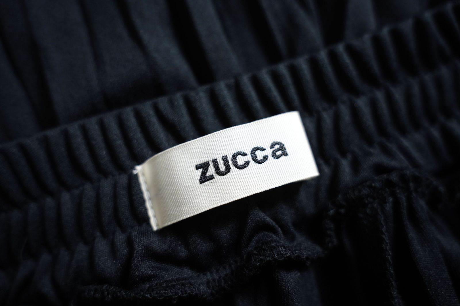 137t*美品 ZUCCa ズッカ ライトPEワッシャー パンツ M ブラック - メルカリ