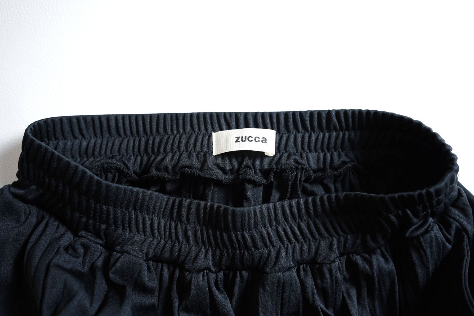 137t*美品 ZUCCa ズッカ ライトPEワッシャー パンツ M ブラック - メルカリ