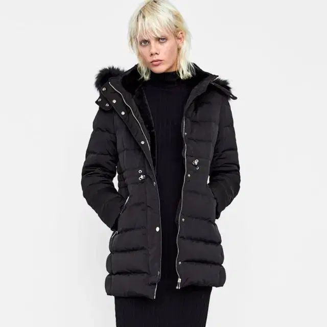 ZARA ザラ レディース ブラック フード ファー ダウンジャケット