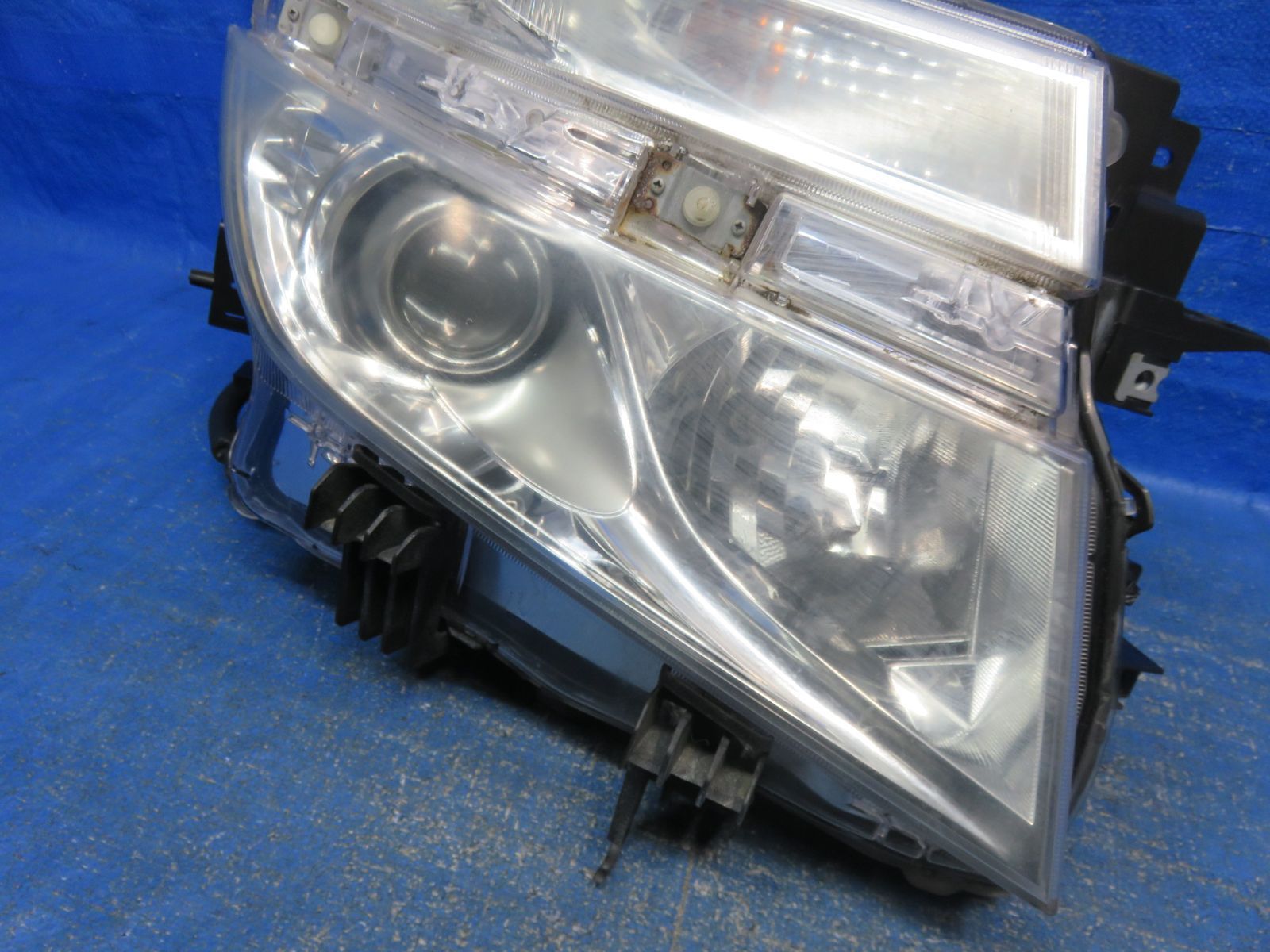 日産 エルグランド E52前期 左右セット ヘッドライト 100-23009 LA8670* 点灯OK 日産 エルグランド E52/前期 ヘッドライト/HID ヘッド