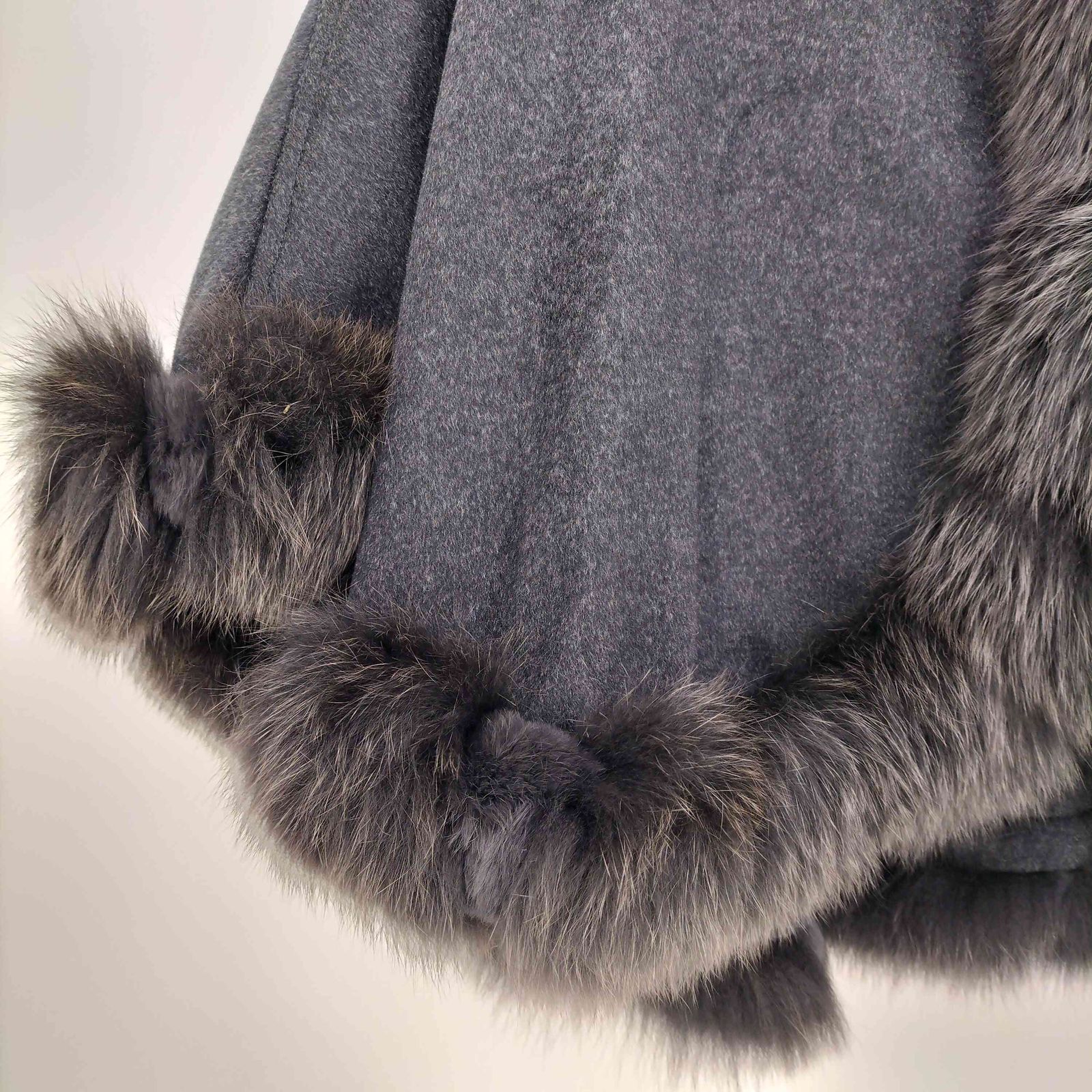 ユーズドフルギ USED古着 カシミヤ100 ブルーフォックスファー