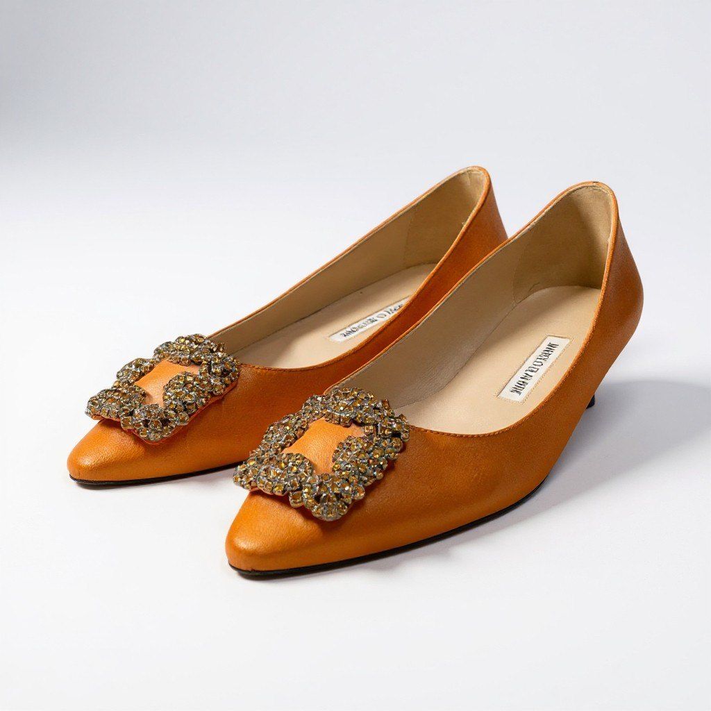 マノロブラニク ハンギシ サテン フラットシューズ オレンジ 39 1b2 MANOLO BLAHNIK マノロブラニク ハンギシ ビジュー付き フラット