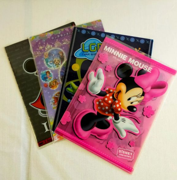 ディズニー A4クリアファイル4枚（通常クリアファイル、見開き型、封筒