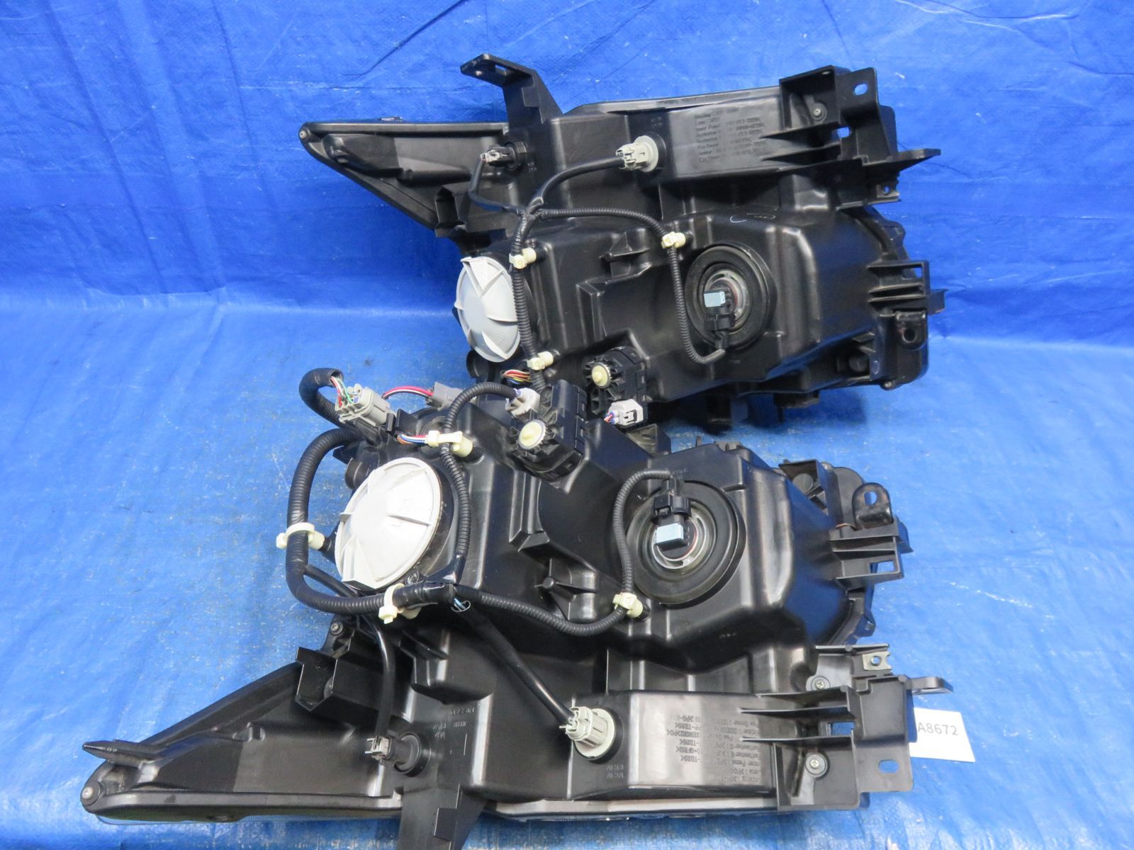 LA8672* 点灯OK 日産 エルグランド E52/前期 ヘッドライト/HID ヘッド