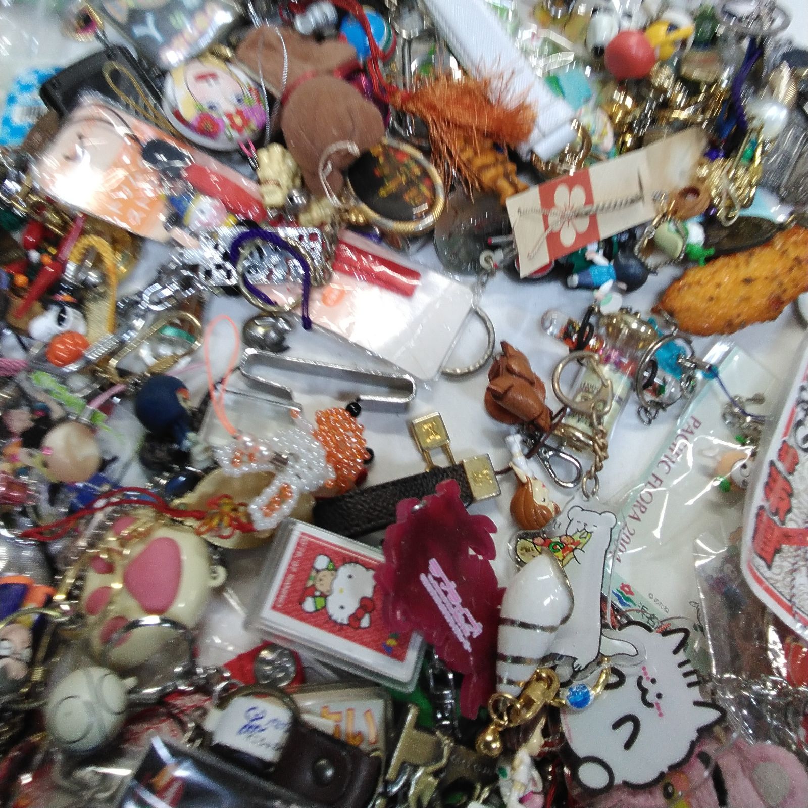 キーホルダー ストラップなど 大量まとめ売り 観光地 ご当地 お土産
