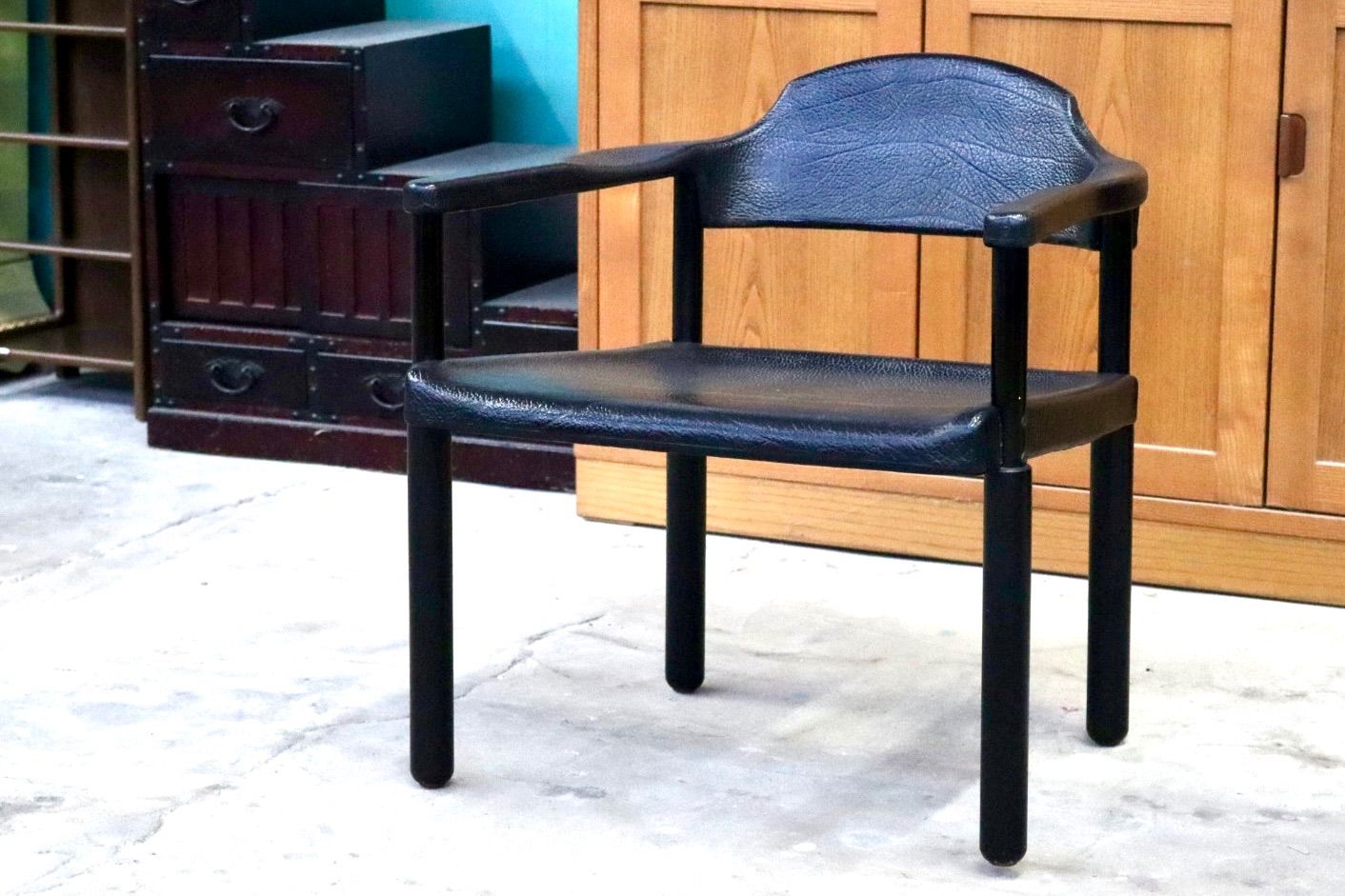 GMIS471L○レオナルド アームチェア ブラック スイス デザイナーズ家具