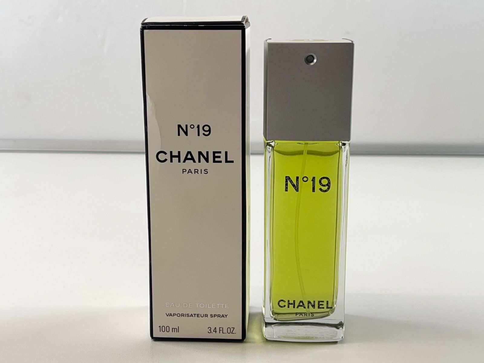 ☆残量ほぼ満タン 未使用品？ CHANEL シャネル N°19 ナンバー19