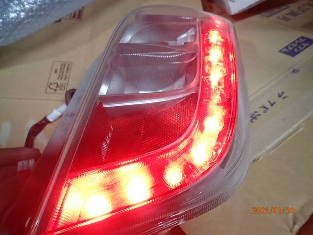 ジャンク ミライース LA300S テールライト テールランプ 右 tokaidenso