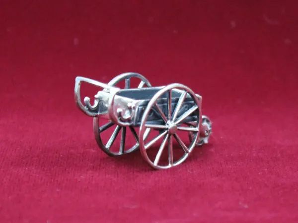 イタリア製 アンティーク 銀製 ミニチュア 荷車 - メルカリ