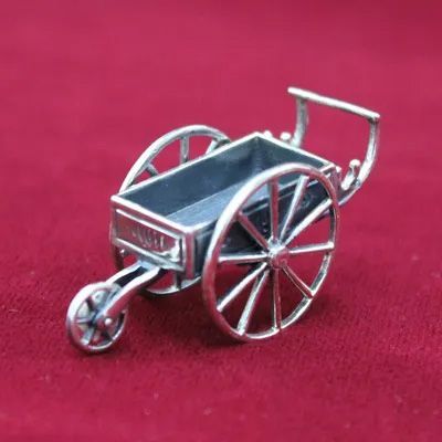 イタリア製 アンティーク 銀製 ミニチュア 荷車 - メルカリ