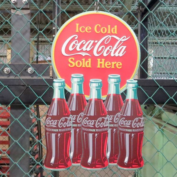 ダイカット エンボス メタルサイン COCA-COLA ICE COLD SOLD HERE