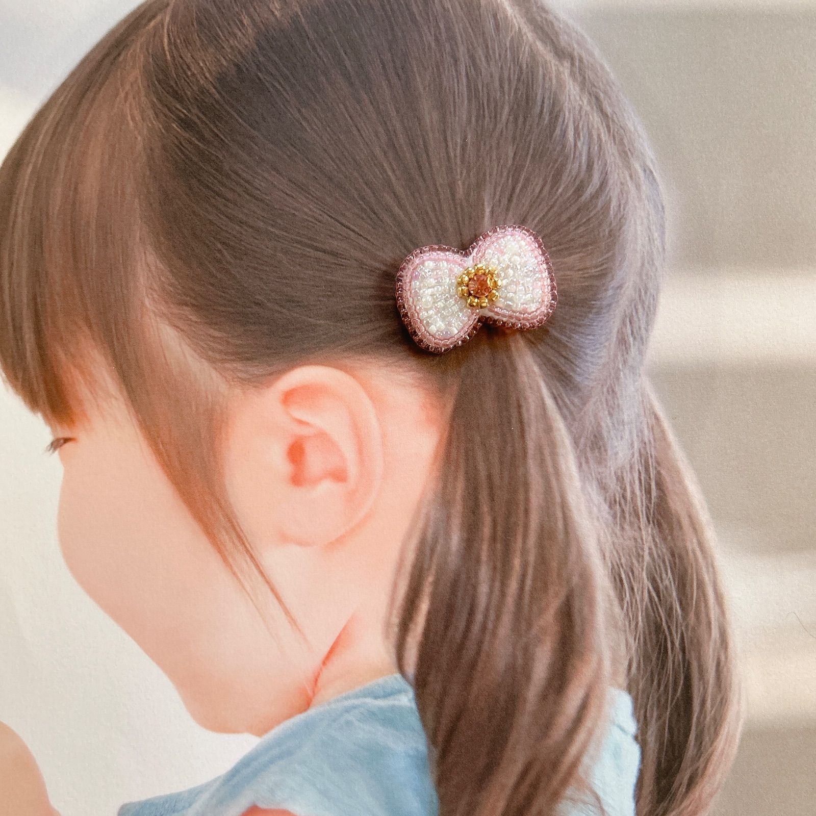 キッズヘアゴム】人気𝐍𝐨. 𝟏キラキラビジューのりぼんヘアゴム 2つ