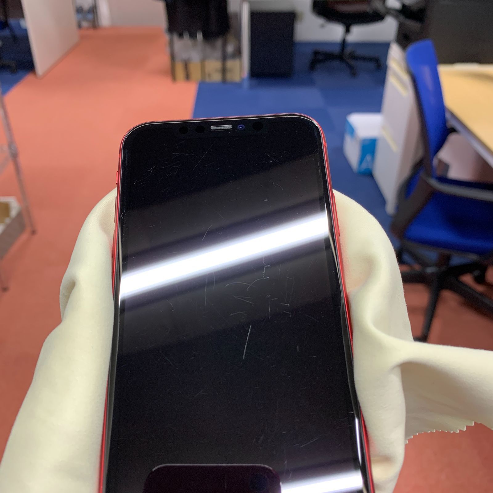 動作確認済み iPhone11 レッド 128GB SIMロックあり Apple iPhone 11 (PRODUCT)RED 64GB SIMフリー [レッド] 価格比較