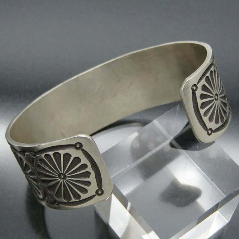 美品 Herman Smith ナバホ族 バングル スタンプワーク 20mm ハーマン