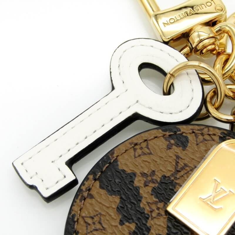 美品 LOUIS VUITTON ルイヴィトン キーホルダー M01367 ボワット