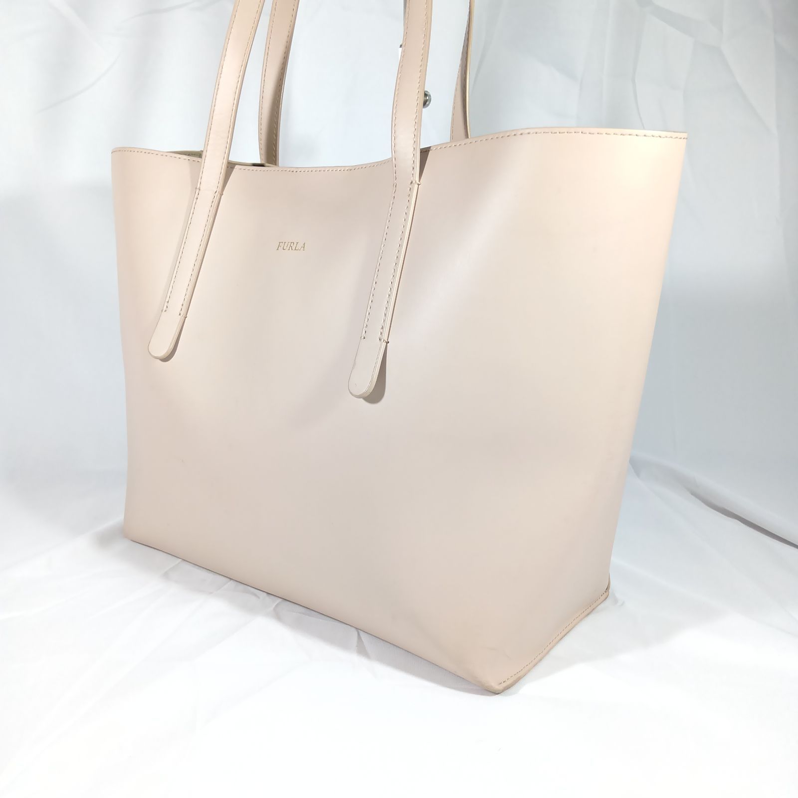 A4収納】フルラ レザー トートバッグ ピンクベージュ 通勤 通学 大容量
