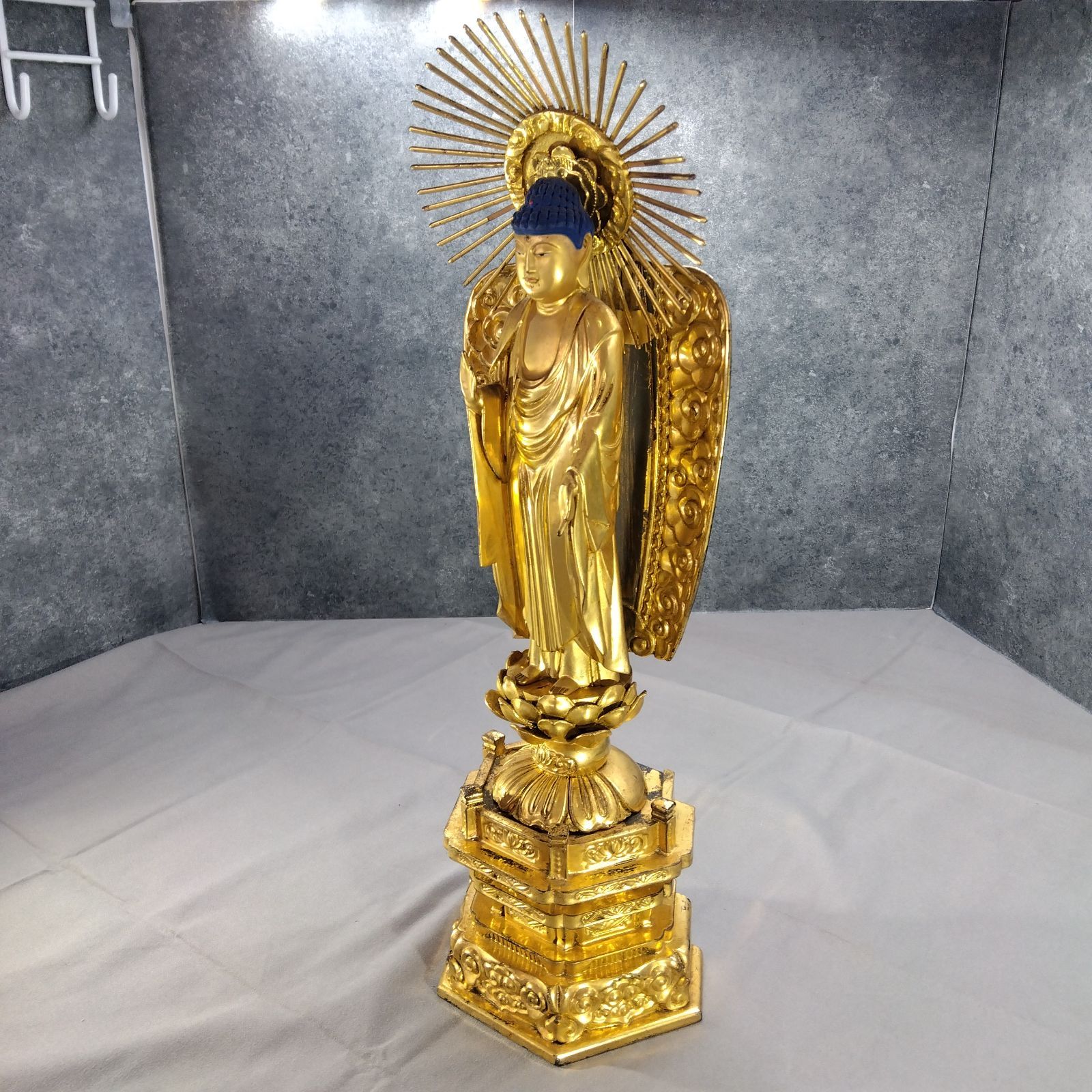 仏像 立像 光背付 金色 仏教美術 置物 民芸 古道具 A689 - メルカリ