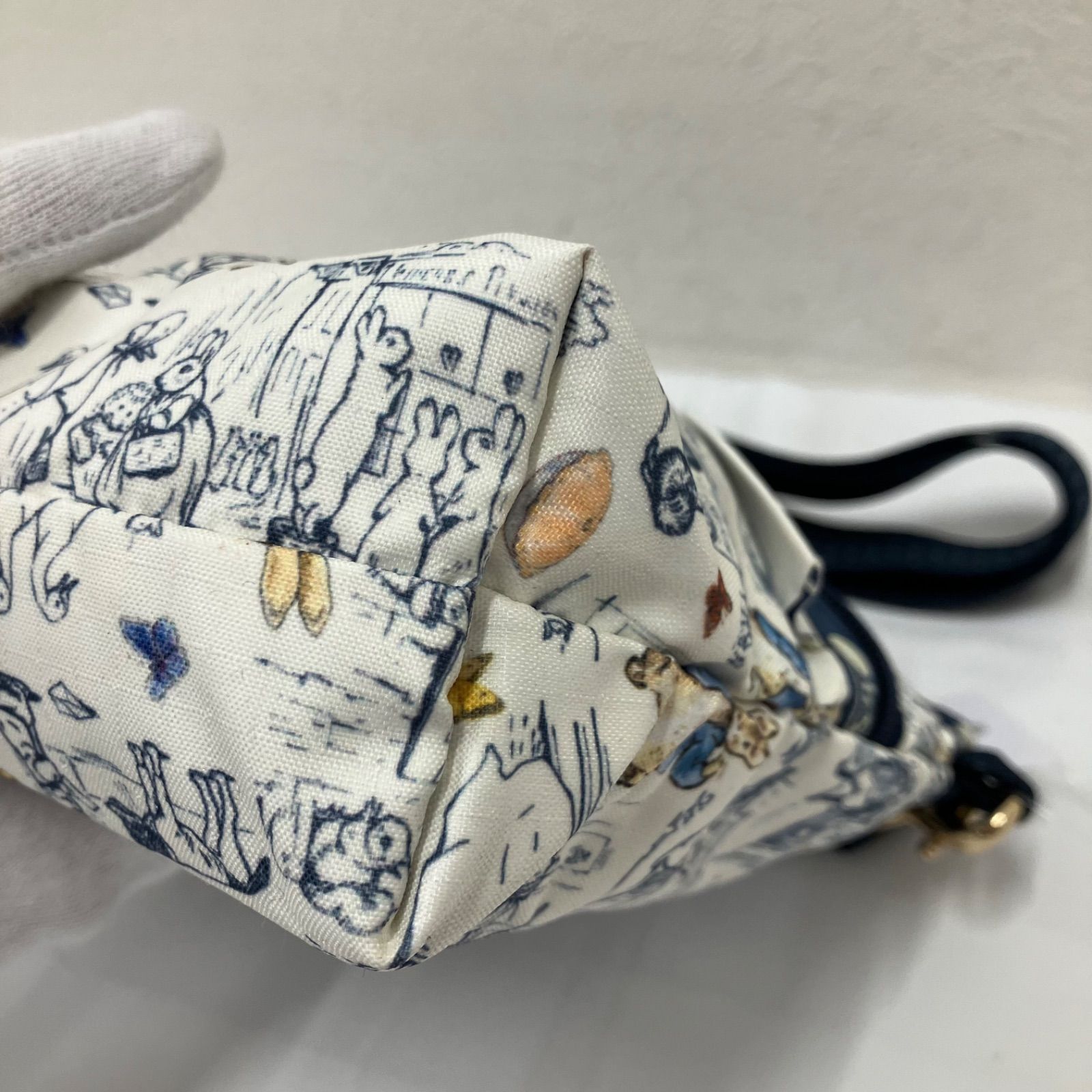 9049 LeSportsac レスポートサック ショルダーバッグ ピーターラビット