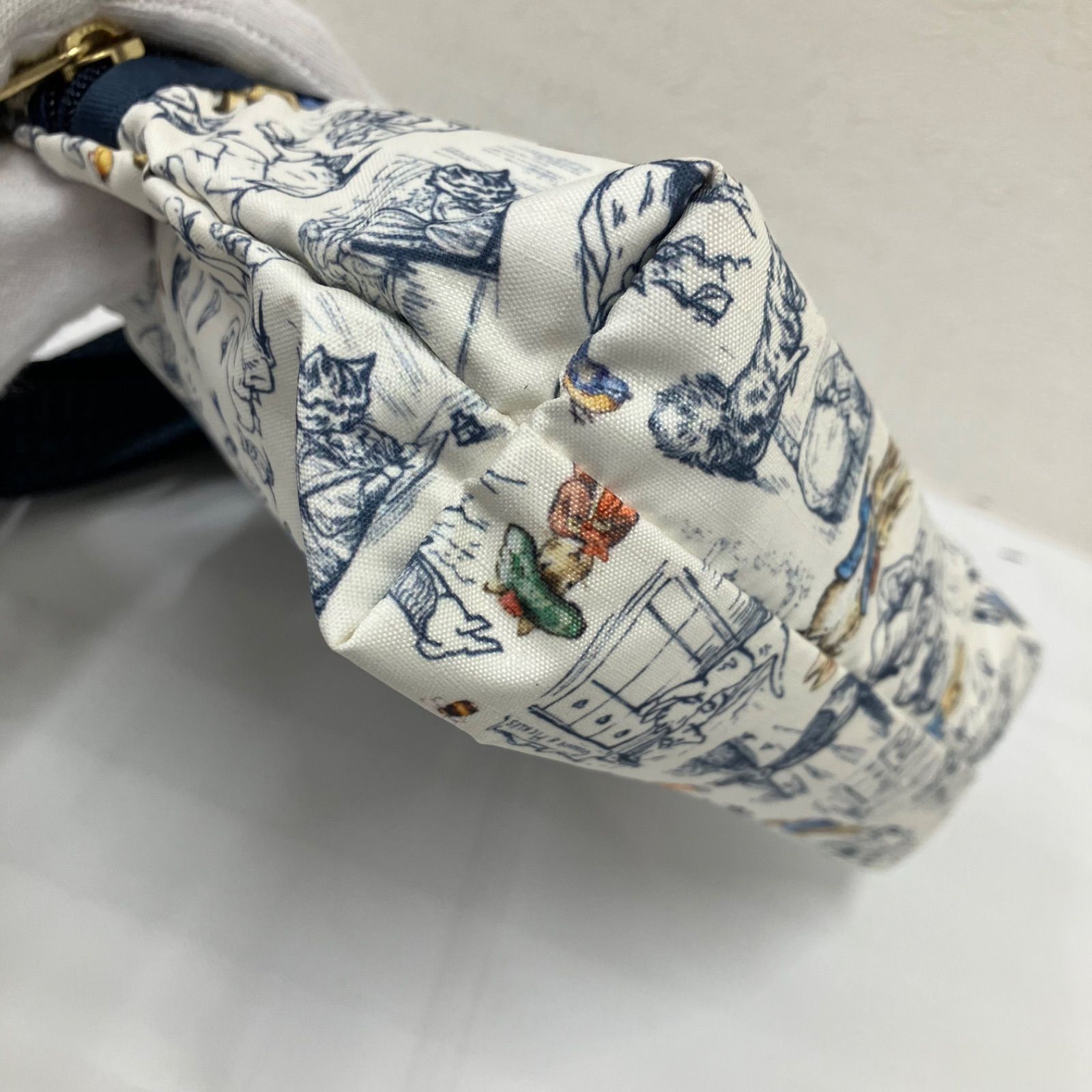 9049 LeSportsac レスポートサック ショルダーバッグ ピーターラビット