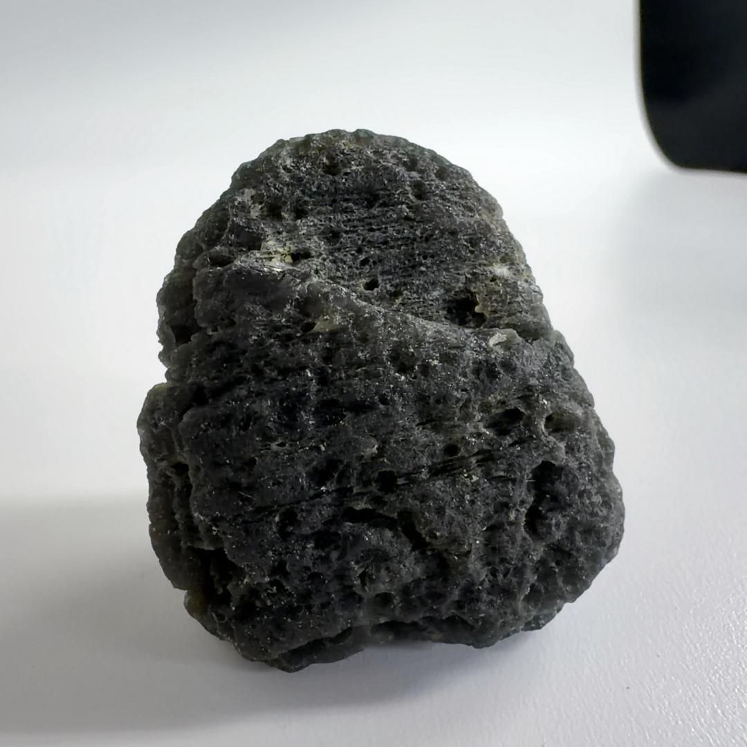 E33185】 アグニマニタイト オブシディアン 黒曜石 天然石 鉱物 原石
