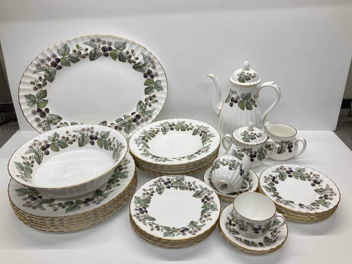 ROYAL WORCESTER ラビニアシリーズ ブラックベリー ティーセット 洋食