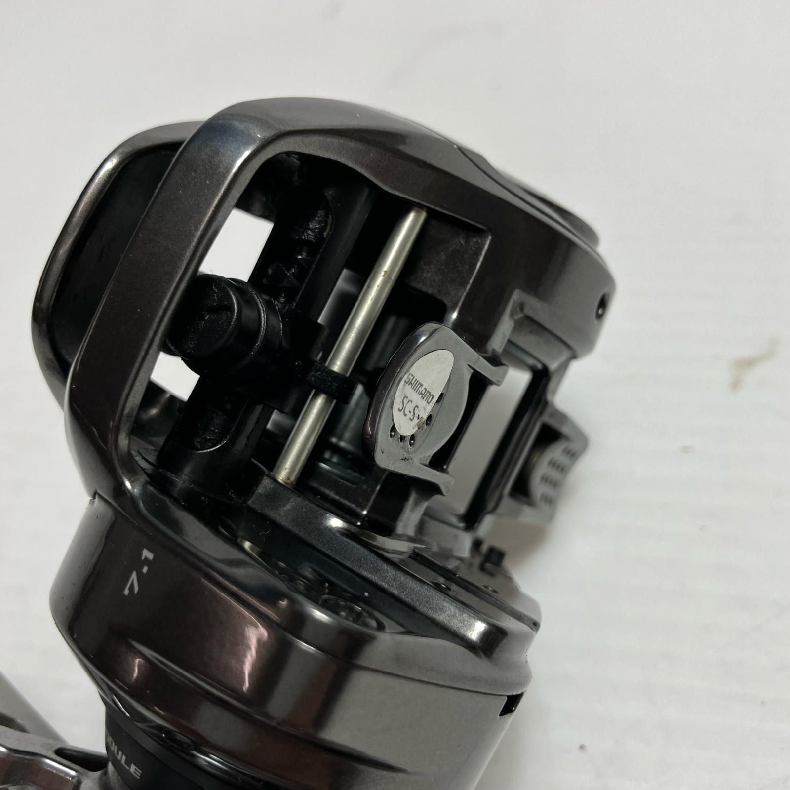 フィッシング SHIMANO シマノ ベイトリール 04114 20メタニウムHG RH
