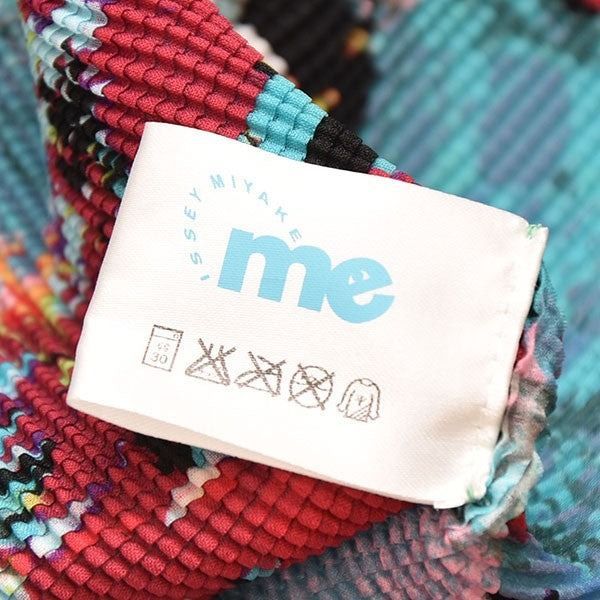 me ISSEY MIYAKE ミーイッセイミヤケ 花柄プリントTシャツ カットソー