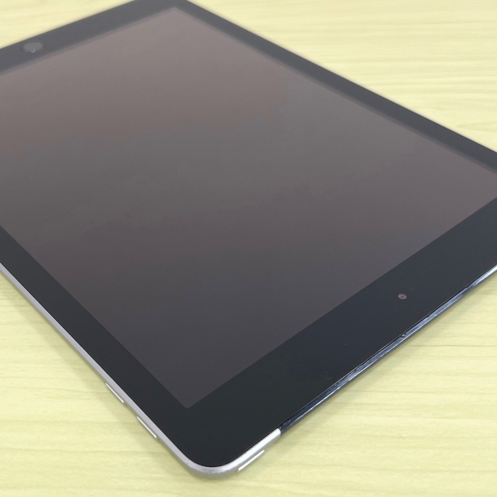 iPad 第6世代 32GB スペースグレイ WiFi +Cellullarモデル21713 - メルカリ