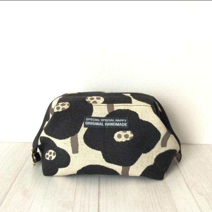 ハンドメイド ワイヤーポーチ 口金ポーチ Мサイズ 北欧 花柄 - メルカリ