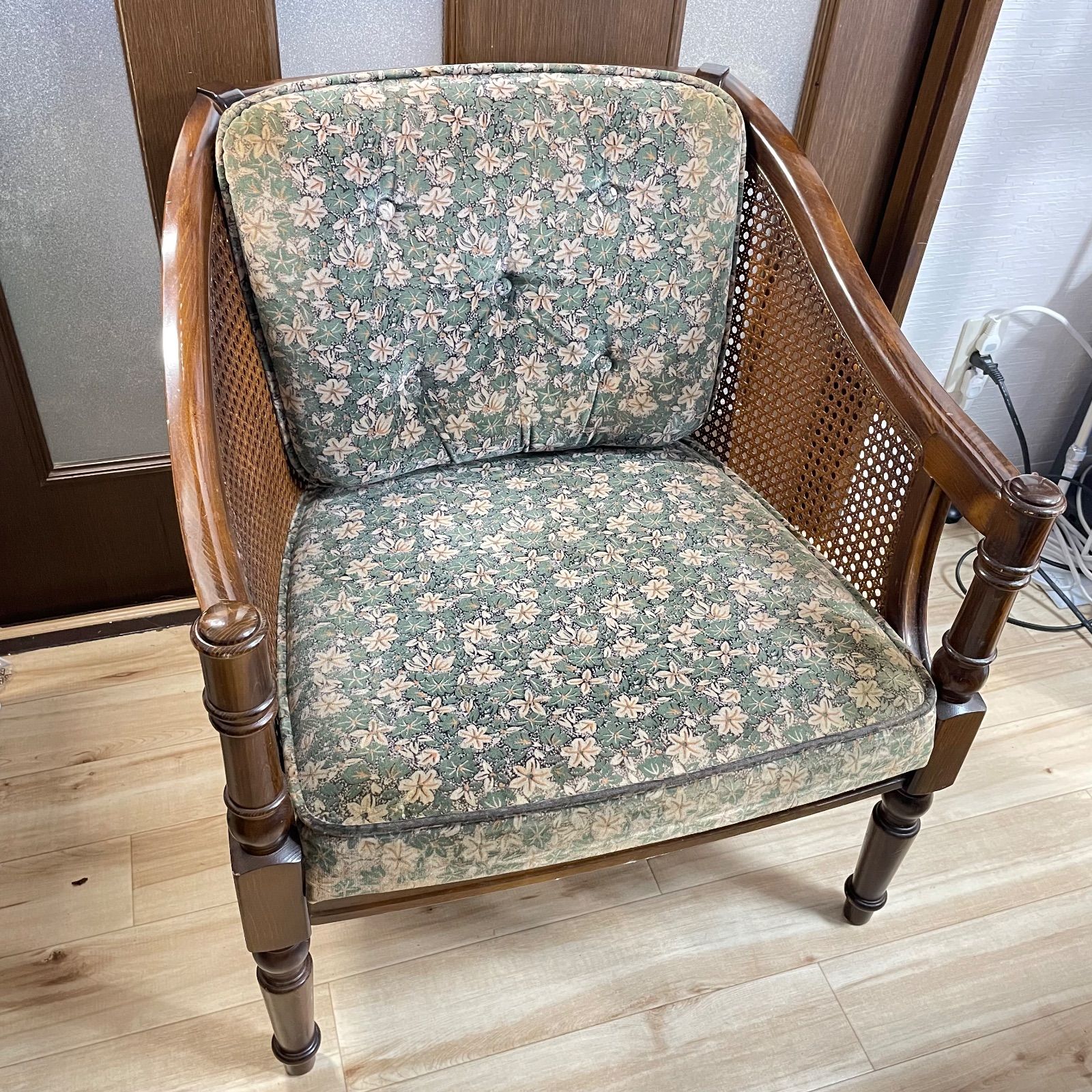 karimoku カリモク コロニアル 一人掛けソファ シングルソファ 椅子 花