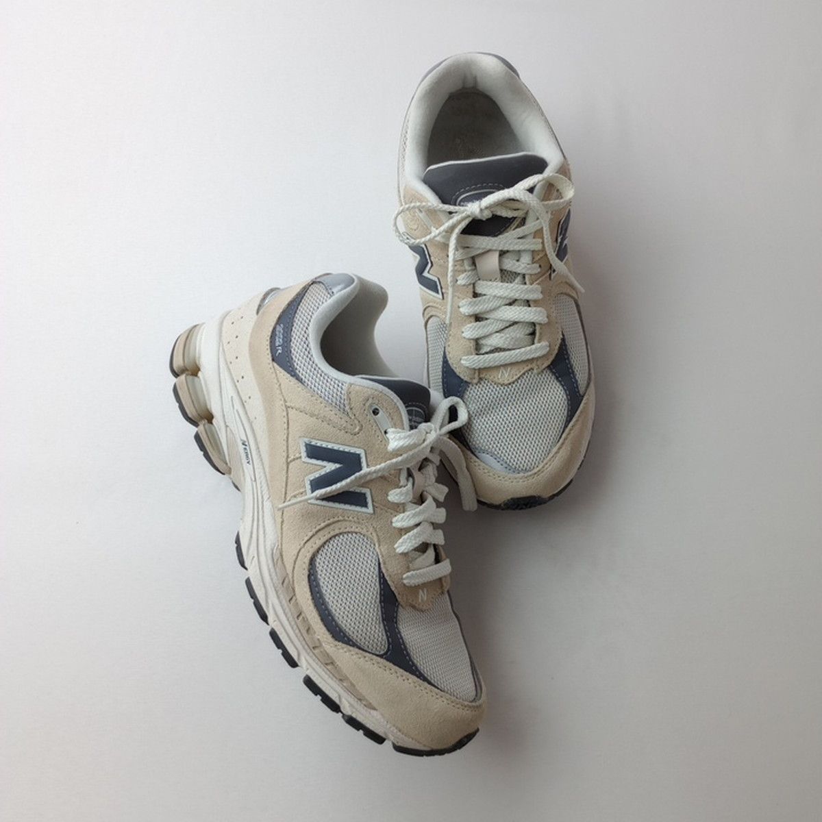 New balance ニューバランス M2002RFA LIGHT BEIGE スニーカー (57Y＋9569)26H - メルカリ