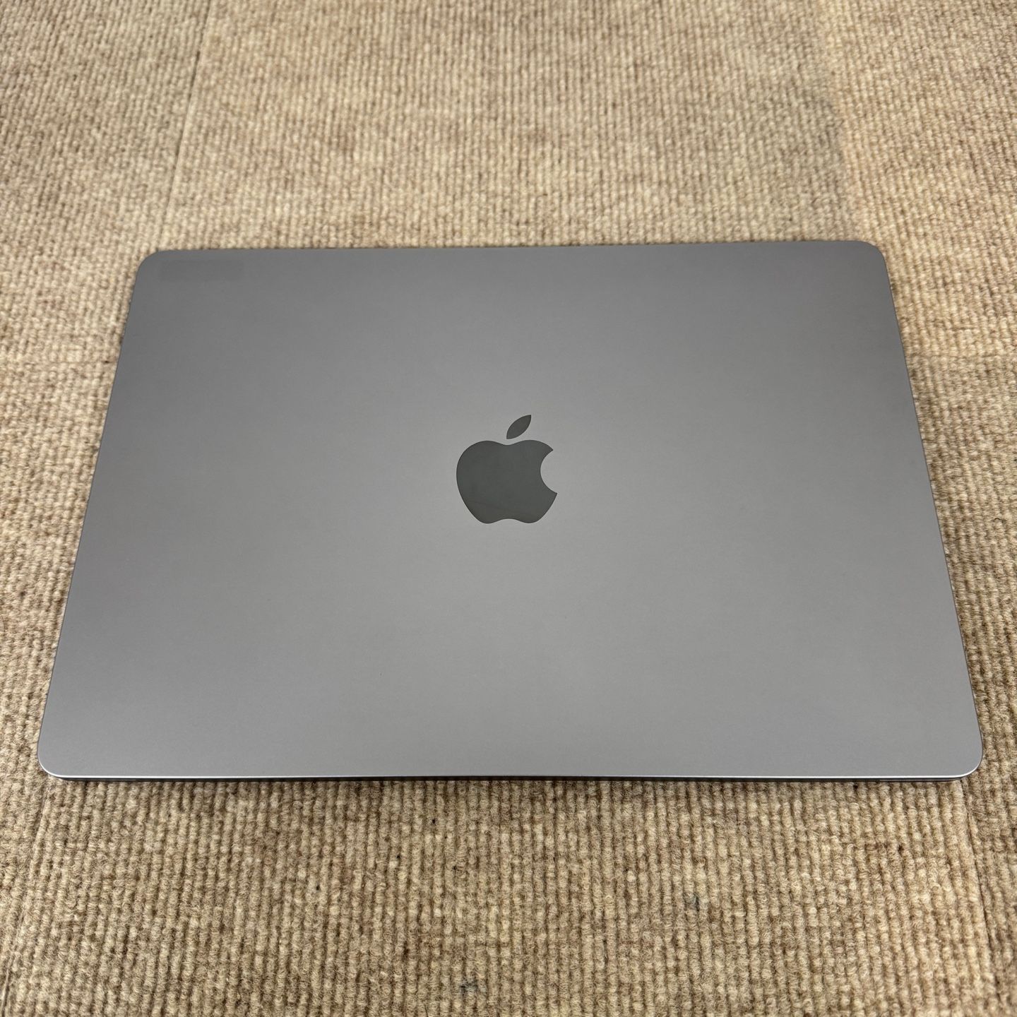 送料無料】良品 Apple MacBook Air 13(2022, A2681) M2 / RAM 16GB