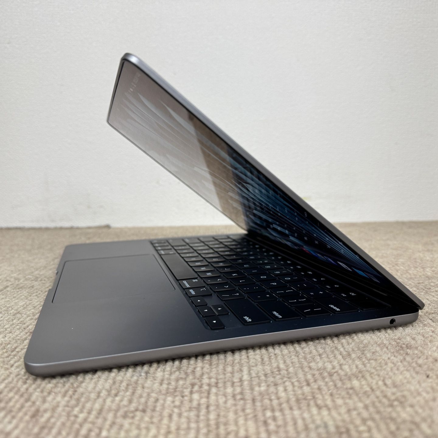 送料無料】良品 Apple MacBook Air 13(2022, A2681) M2 / RAM 16GB