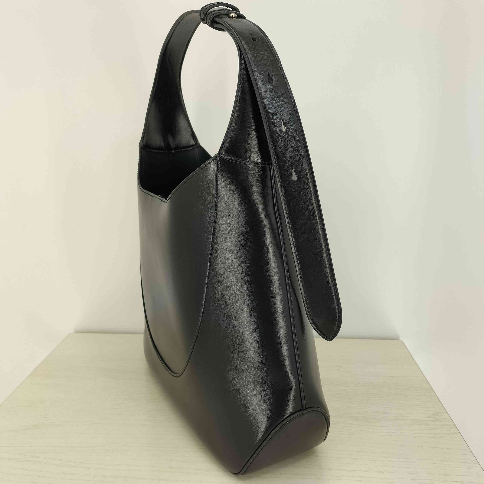 チャールズアンドキース CHARLES&KEITH Sigrid シグリッド ホーボー