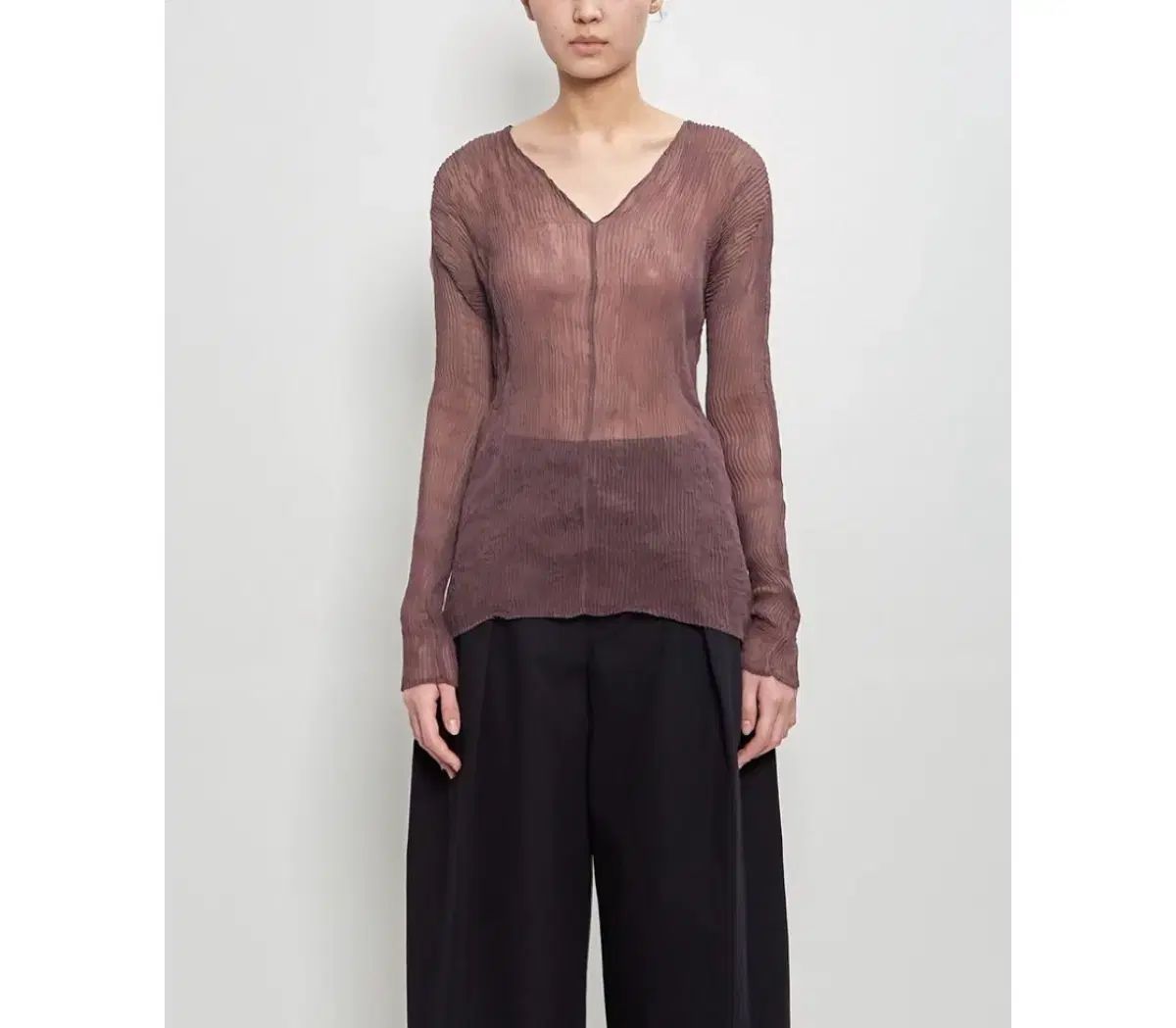 ISSEY MIYAKE イッセイミヤケ Vネック トップス - メルカリ