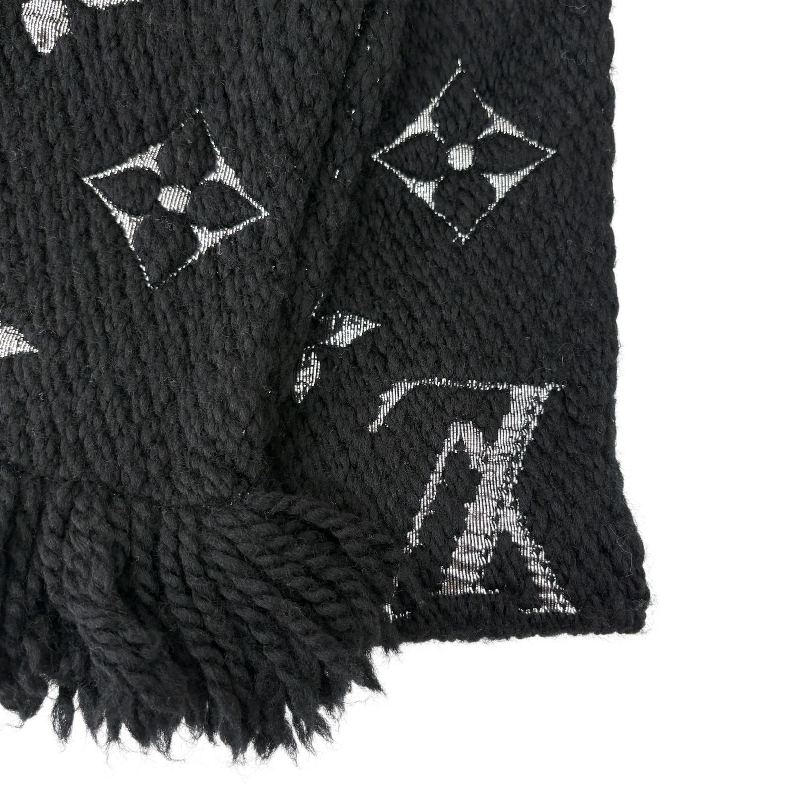 ルイヴィトン LOUIS VUITTON】 エシャルプ ロゴマニア シャイン