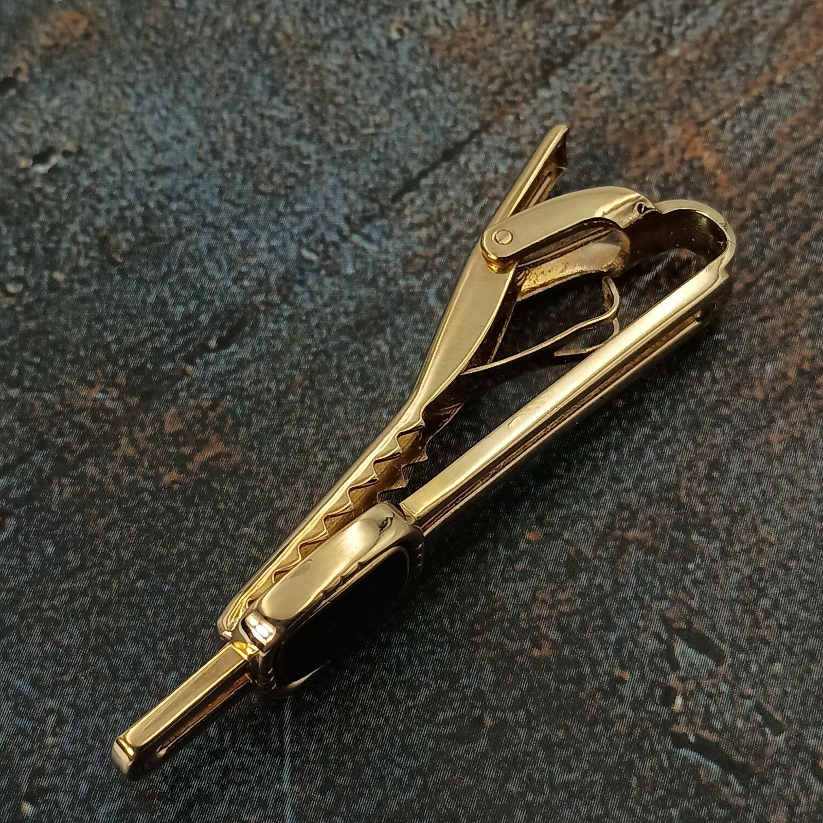 BURBERRY バーバリーズ ネクタイピン メンズ ゴールド グリーン