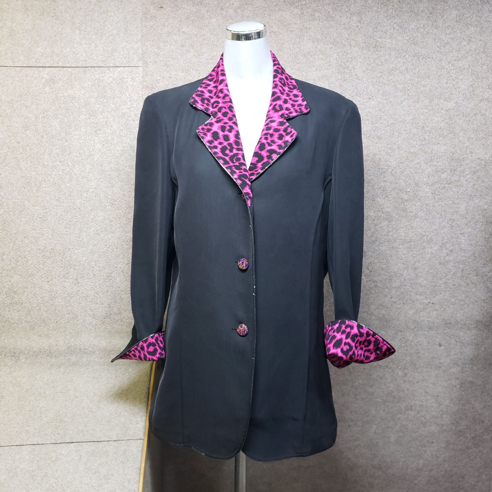 伊太利屋 テーラードジャケット ヒョウ柄切替デザイン ブラック系