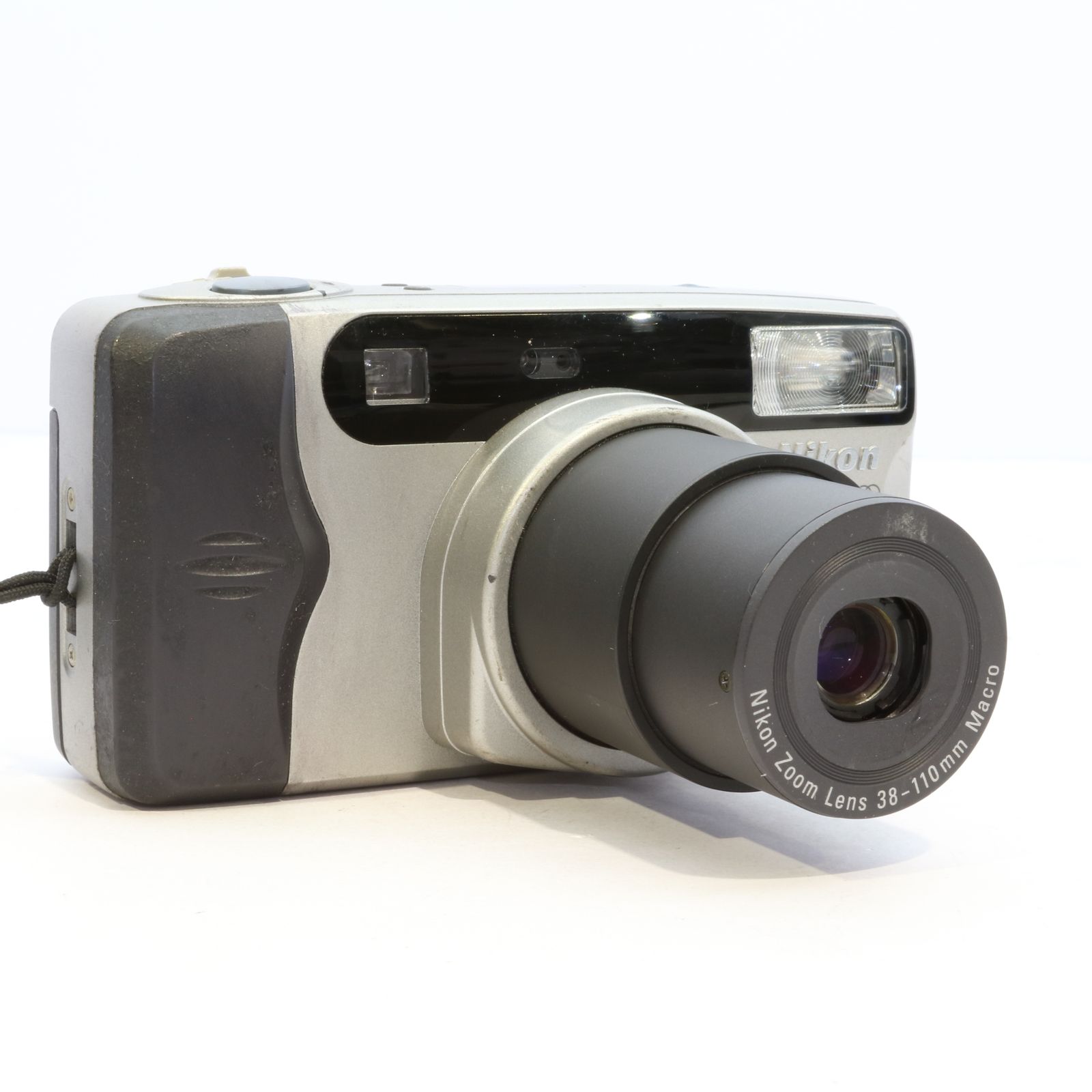 完動品】Nikon ZOOM 600 AFフィルムカメラ 動作確認済み - メルカリ