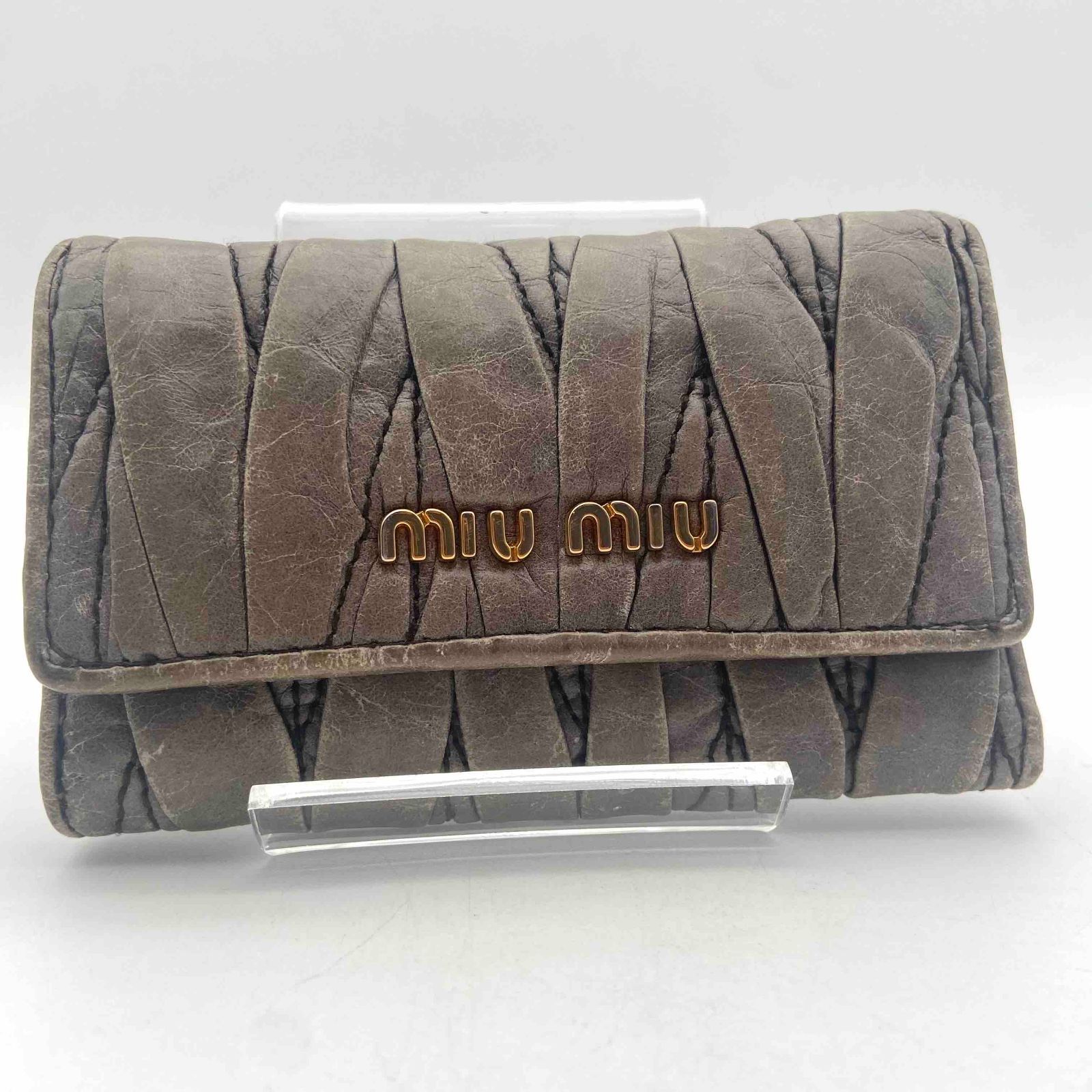 MIUMIU ミュウミュウ キーケース マテラッセ グレー系 - メルカリ