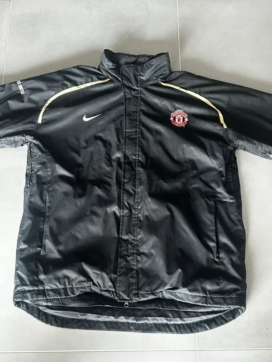 マンチェスター・ユナイテッド FC マンU ウィンドブレーカー ダウン
