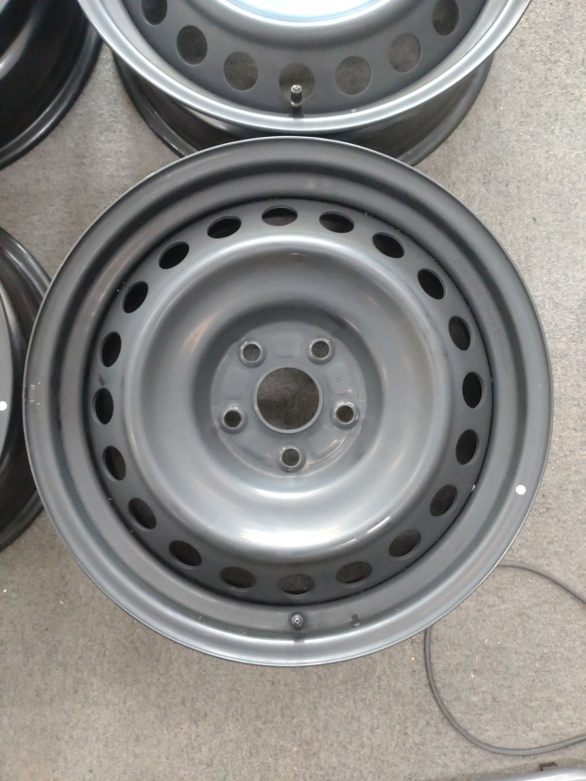 プリウス 60系 MXWH 60/65 純正 スチールホイール 17×6.5J +40 PCD114 