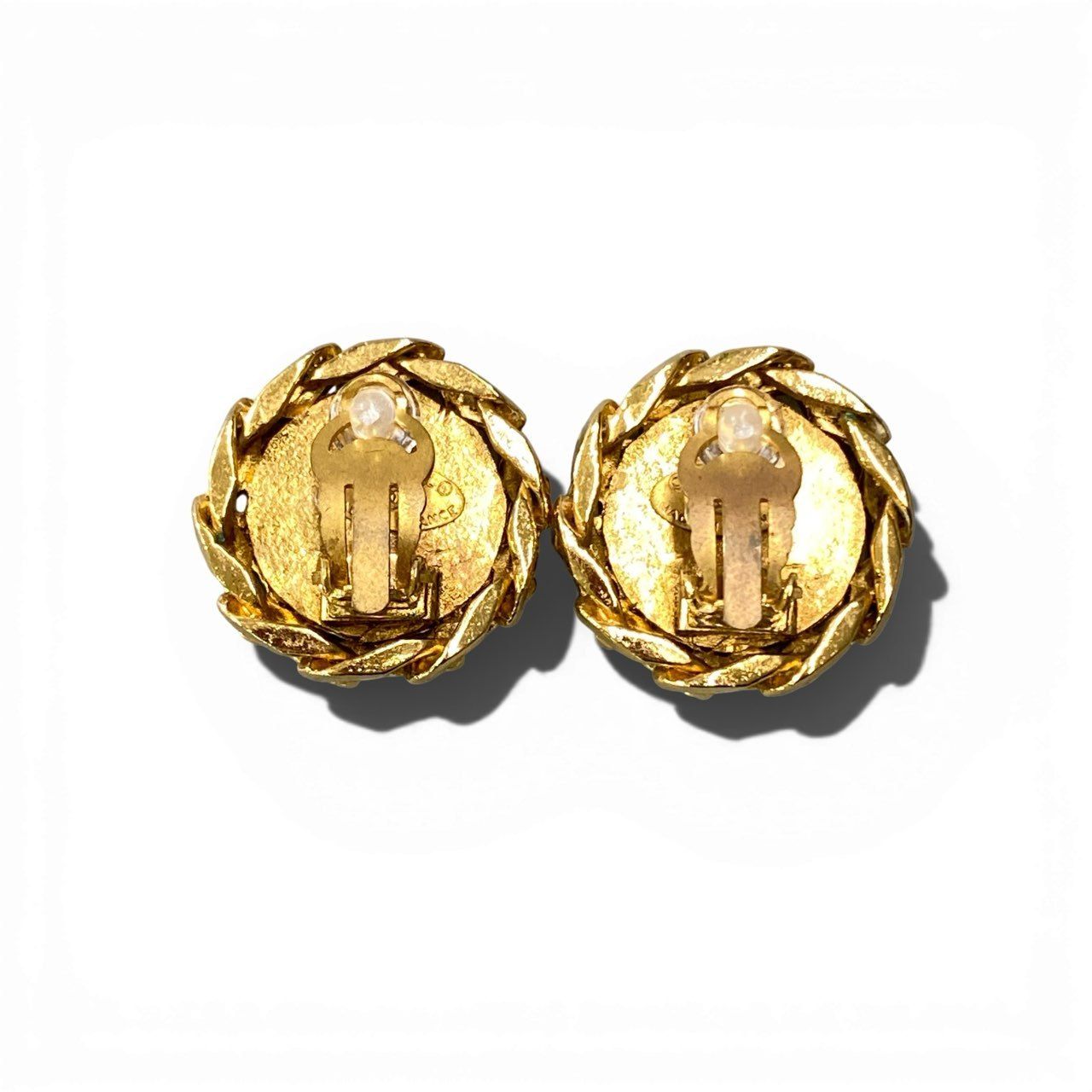 b2 Vintage CHANEL Coco Mark ココマーク Rhinestone Gold Color