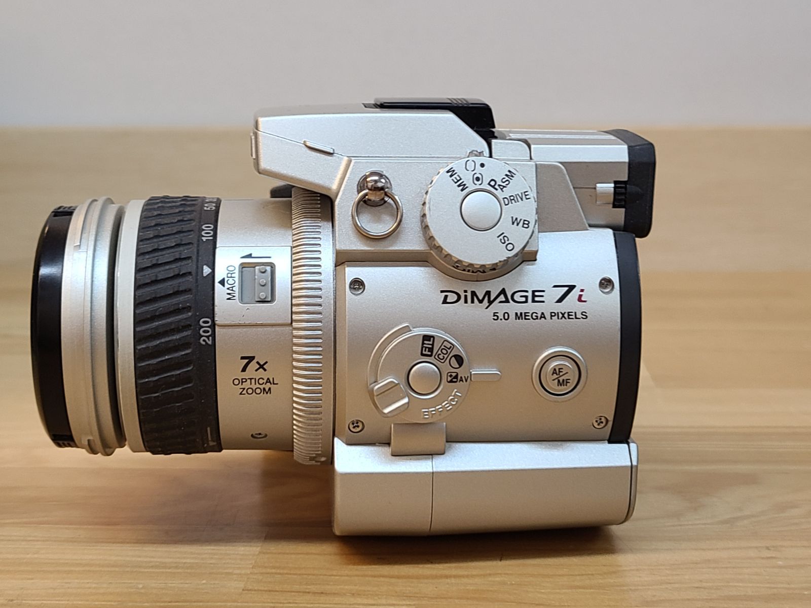 デジカメ Minolta ミノルタ DiMAGE7i 動作OK 一眼レフ CFカード 電池式