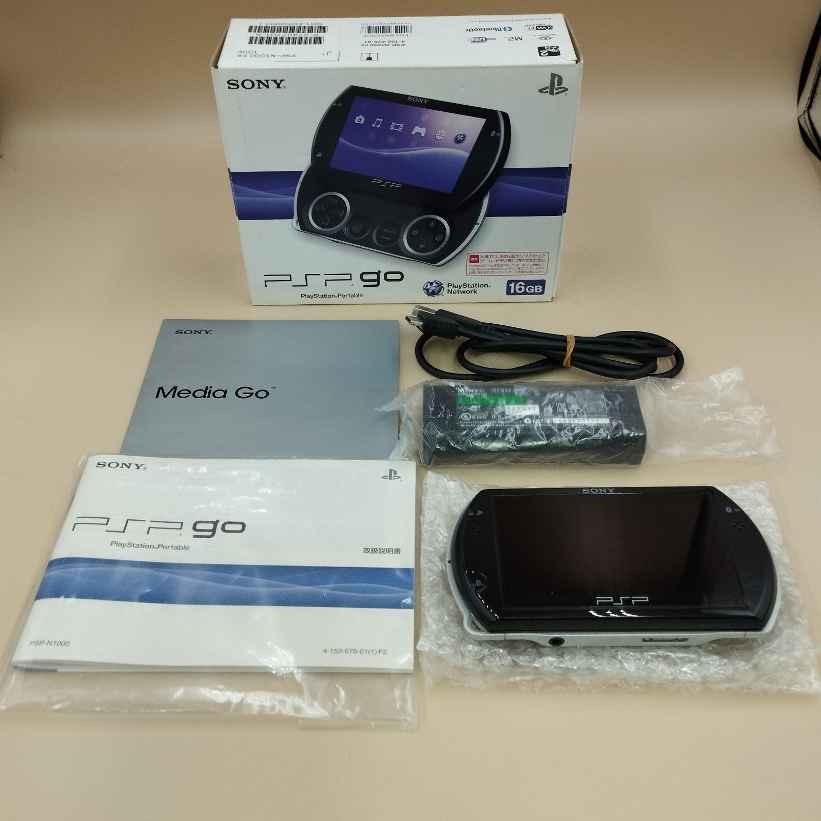D5642】PSP go本体 N1000PB ピアノブラック - メルカリ