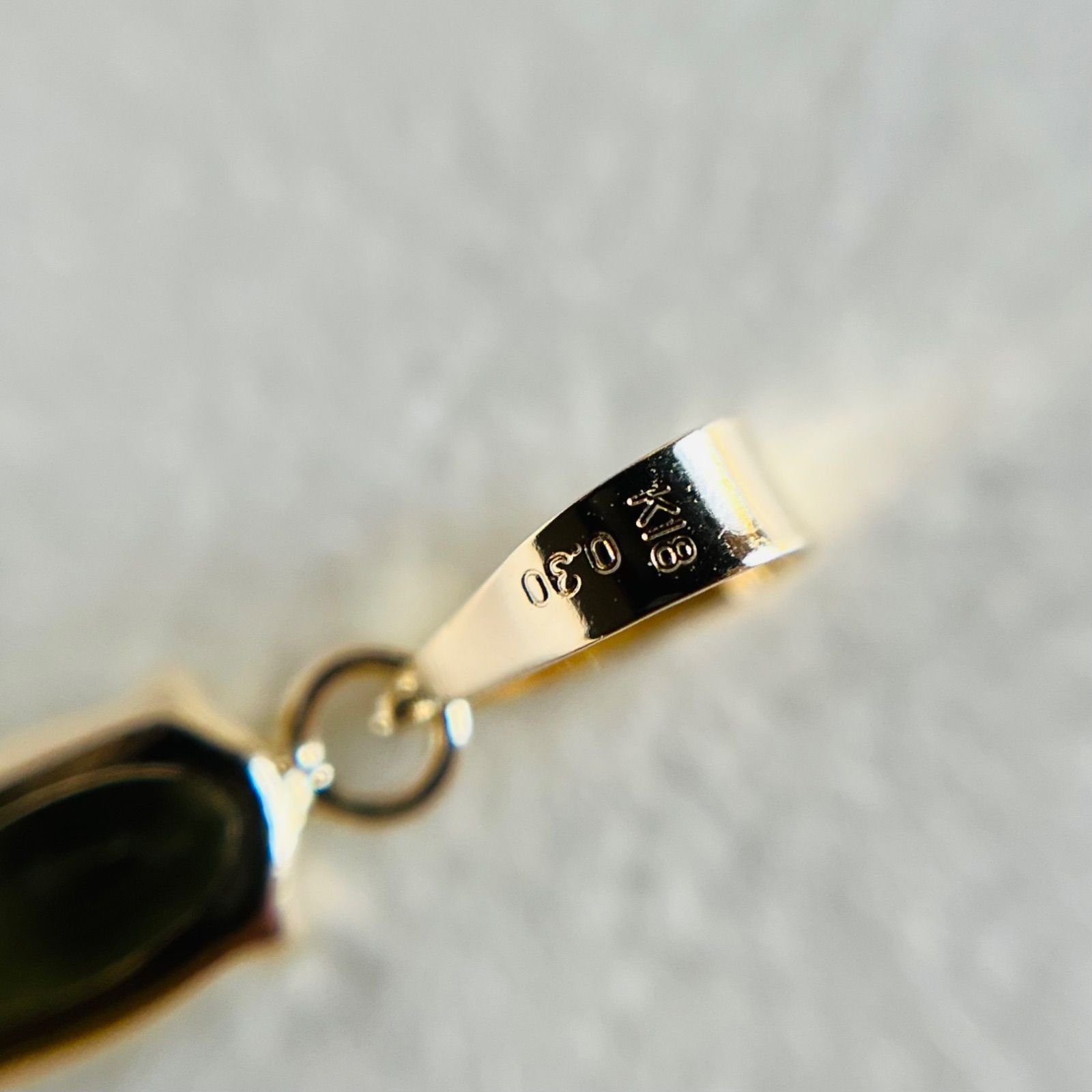 K18 天然石モルダバイト ovalペンダントトップ チャーム レア 希少 18